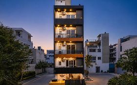 Lime Tree Luxury 2Bhk Serviced Apartment Near Artemis Hospital Gurgaon